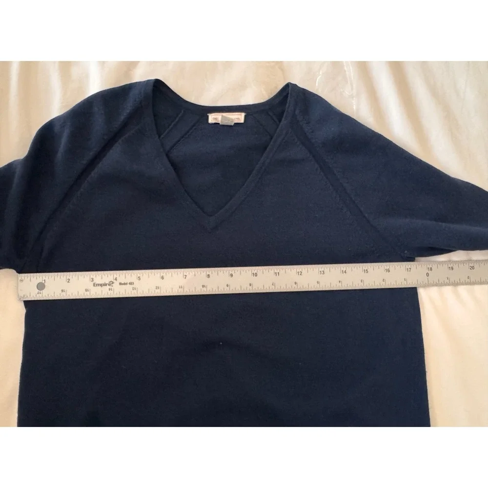 Gap Dark Navy V neck 100% Extra Fine Merino Wool Pullover Knit Sweater Sz M